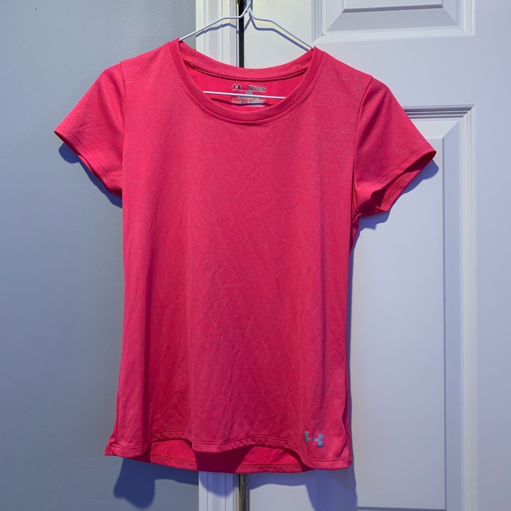 Under Amour pink short sleeve t-shirt sparklie